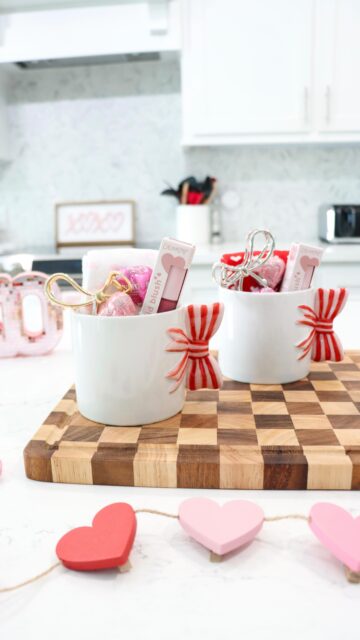 🎀 Love Mugs for your besties, girlfriends, co-workers, neighbors…

These bow mugs are so adorable and stuffed with pretty pink favorites!

💗 COMMENT “shop” for the links. 💗

#lovemug #valentines #giftidea / https://liketk.it/5KyR7