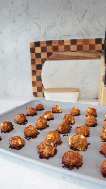 Extra Cheesy Keto Sausage Balls ❤️ These are so flavorful and delicious. Perfect for breakfast, a snack, or a game day appetizer! 

These are dangerously good… it’s a good thing they are keto. 

#ketorecipe #gamedayappetizer #keto