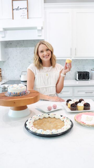 #DoorDashPartner #DoorDashHosting 💕Birthday girl rule number one: you do NOT run errands on your birthday.

We’re hosting tonight and I needed more sweets 🎉🎂— so I had everything delivered through @DoorDash, from dessert to a few last-minute extras. It was so easy! Get all your summer hosting essentials delivered through DoorDash.

💕 Link in my bio with code MARQUIS40NEW to get 40% off your first order of $15 or more, up to $10 off. Terms Apply.

Valid in the U.S. Not valid on pickup or alcohol orders. Valid for new customer orders only. Limit one redemption per person. Participating merchants only. Fees, taxes, and gratuity apply.