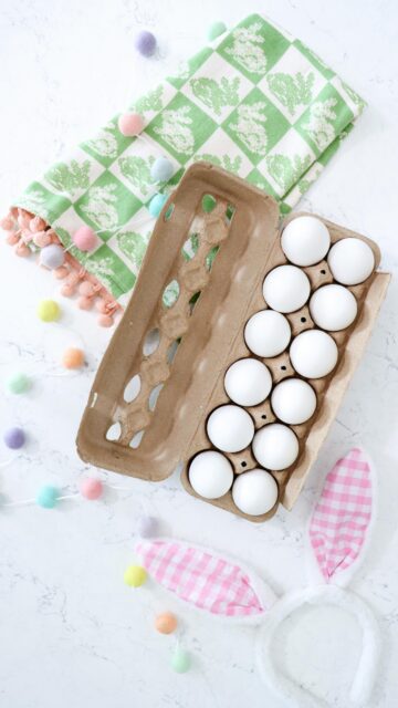 Easter mom hack you didn’t know you needed. 🐣✨ Air fryer “boiled” eggs = no waiting on water, no cracked shells, just perfectly prepped eggs ready for dyeing with the kids 🙌🏻

Trust me… this one’s a game changer for busy mamas this week 💗 

Save + send to your mom friends 💌👇🏼

#EasterMomHack #MomLifeSimplified #AirFryerHacks #EasterPrep #MomTips