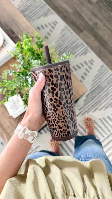 Immediate yes 🤎🙌🏻

This leopard print tumbler was way too cute to leave behind. 🐆🤎 The perfect cute + trendy tumbler for your fall drink lineup!

COMMENT “shop” for the link! 🛍️

#LeopardPrint #LeopardTumbler #FallFinds #CuteTumblers #fallstyle / https://liketk.it/6nEgj