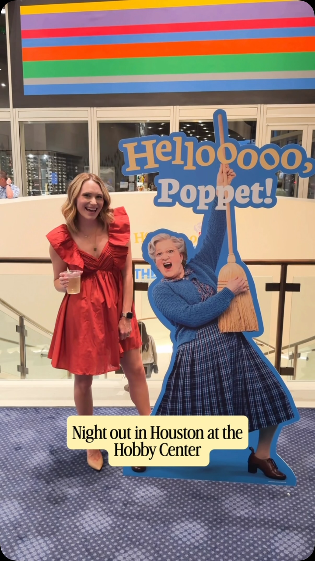Looking for a night out in Houston? Head to the @hobbycenterhou to see the @tutshouston performance of Mrs. Doubtfire 💙 Oct 13-25th! #TUTSHouston