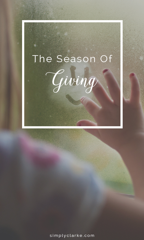 e-_simply-clarke_post-images_the-season-of-giving