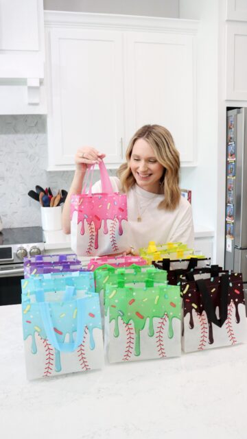 #DoorDashPartner #DASHSPRING MOM FAIL turned MOM WIN real quick 😂⚾️

I completely forgot I signed up for baseball snack duty until the LAST minute… but this is exactly why I call @DoorDash my life assistant.❤️

Between overnighting the cutest baseball treat bags and getting all the snacks delivered straight to my door, I pulled it together in no time 🙌🏻

If you’re a busy mom juggling everything, this is your sign to let DoorDash save the day too.

For a limited time, click the link in my bio and use code ✨ DASHSPRING30 ✨ to get 30% off your first retail or grocery order of $35 or more, up to $20 off.

Valid through April 30, 2026. Valid in the U.S. Not valid on pickup or alcohol. Limit one per person. Participating merchants only. Fees, taxes, and gratuity apply. Terms apply.

#MomLifeHacks #BaseballMomLife #momlife