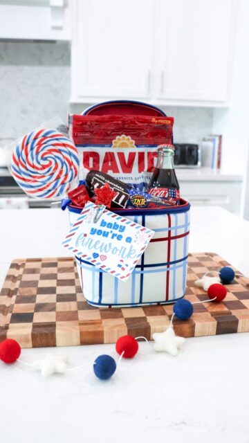 Mini Fireworks Kits are such a cute 4th of July  gift idea 🧨💙

Filled these mini coolers with all the sweets and treats - now we’re ready for the fireworks!

These are great for:
✨ 4th of July Celebrations 
✨ Pool nights
✨ Summer parties
✨ Baseball games

Comment SHOP for the links! 🇺🇸

#4thofjulyideas #summerhosting #patrioticparties #giftbasketideas #summerentertaining / https://liketk.it/6h22q