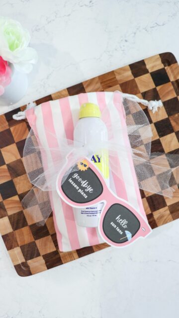 🕶️Goodbye lesson plans, hello sun tans! End of the year teacher gift idea!

COMMENT “shop” for the links.💗

Such a cute and easy little gift idea for teachers heading into summer break 💛

I paired sunscreen with a beach towel and added the cutest printable tags for a fun end-of-year surprise!

Simple gifts always end up being my favorite🎀✨

#TeacherGiftIdea #TeacherAppreciation #EndOfSchoolYear #DIYGiftIdea #SummerGift / https://liketk.it/6cG5a