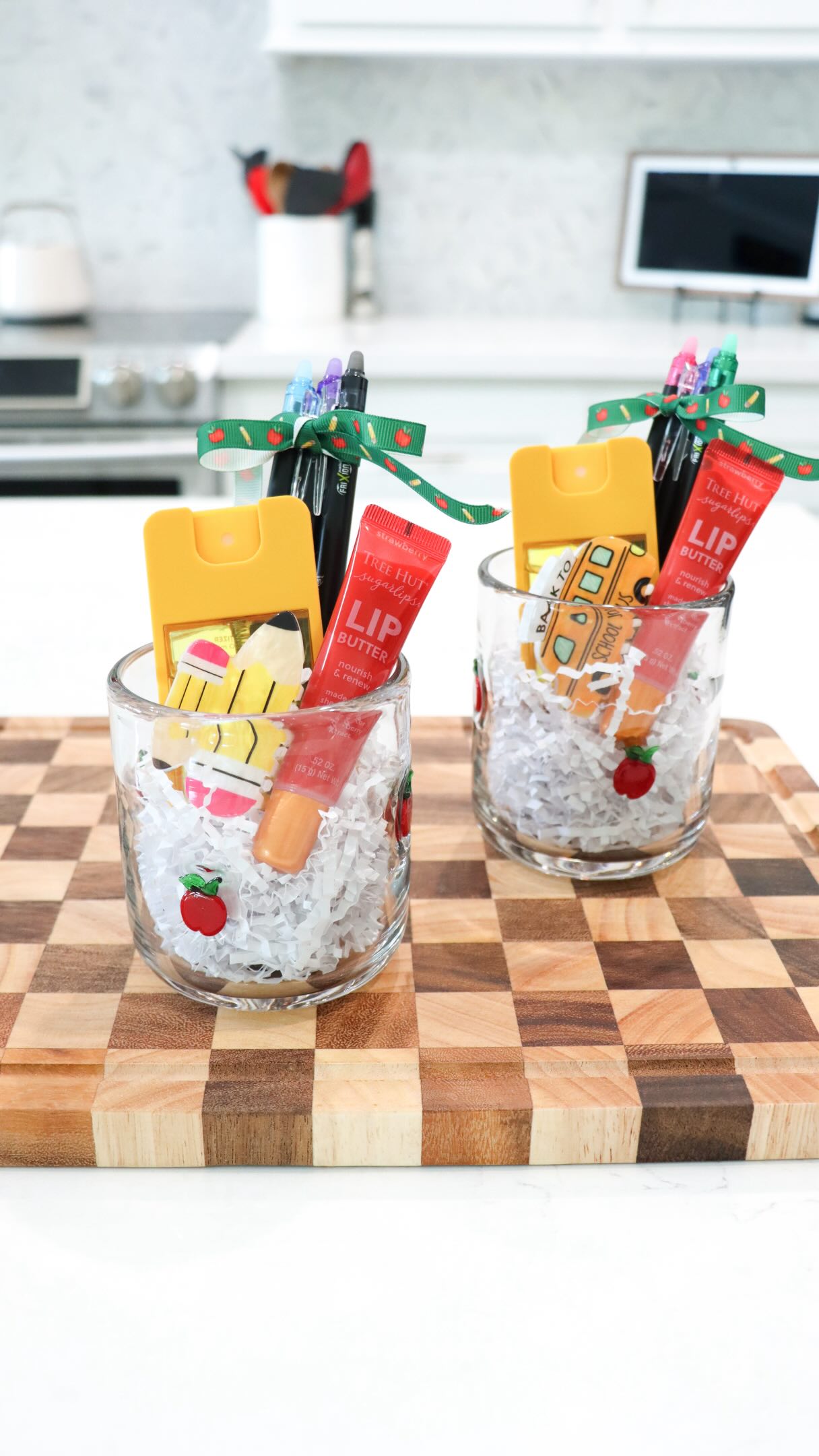 The cutest back to school teacher gift idea! 🍎✨ Fill an apple glass cup with teacher essentials for a gift they’ll actually use. ❤️

Comment SHOP for the links!

Save this for Meet the Teacher night and tag a friend who needs this idea.

#BackToSchoolTeacherGift #TeacherGiftIdea #MeetTheTeacher #BackToSchoolIdeas #TeacherAppreciation / https://liketk.it/6jPpN