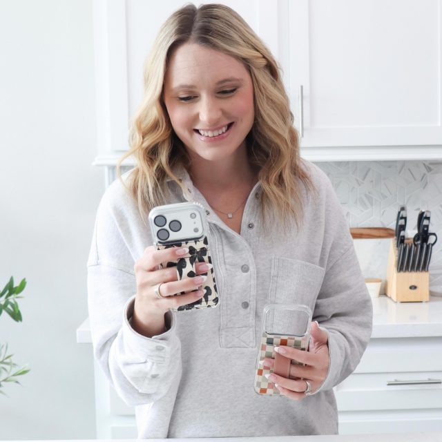 ✨On the second day of Christmas…🎄I am excited to gift one of you a $60 @wallicases gift card! 

#WalliCases has beautifully designed phone cases and accessories that are functional and trendy. I’ve been using their phone cases for two years now and LOVE THEM!

🎅🏼Here’s how to enter:
1️⃣Like this post
2️⃣Follow me @marquis_clarke + @wallicases 
3️⃣Comment with your fav one + Tag a friend in the comments below (1 comment = 1 entry so tag as many as you would like!)

❤️BONUS entry ❤️Share this post on your stories and tag me

🎄INSIDER TIP: 🎄There’s also one more bonus entry in my stories!

RULES. Gifting starts 12/1 at 7pm CST and ends 12/14 at 11:59pm CST. The winners will be chosen at random and announced on 12/15. Public and private accounts may enter. Open to USA only. Per Instagrams rules: this sweepstakes is in no way sponsored, administered or associated with Instagram. No purchase necessary, void where prohibited. By entering, entrant confirms they are 18 years of age or older, and agrees to Terms and Conditions and privacy policy here: We release Instagram of any responsibility and agree to Instagrams terms of use.

#gifting #givingback #christmastime #12DaysofChristmas #phonecase #favoritegifts