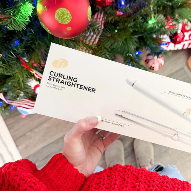 ✨On the first day of Christmas…🎄Marquis gave to me a T3 Curling Straightener.

🎅🏼I’m so excited to be gifting one of you this innovative T3 Curling Straightener ❤️ I have one too and it’s great!

🎅🏼Here’s how to enter:
1️⃣Like this post
2️⃣Follow me @marquis_clarke
3️⃣Comment if you style your hair curled or straight + Tag a friend in the comments below (1 comment = 1 entry so tag as many as you would like!)

❤️BONUS entry ❤️Share this post on your stories and tag me

🎄INSIDER TIP: 🎄There’s also one more bonus entry in my stories!

RULES. Gifting starts 12/1 at 7pm CST and ends 12/14 at 11:59pm CST. The winners will be chosen at random and announced on 12/15. Public and private accounts may enter. Open to USA only. Per Instagrams rules: this sweepstakes is in no way sponsored, administered or associated with Instagram. No purchase necessary, void where prohibited. By entering, entrant confirms they are 18 years of age or older, and agrees to Terms and Conditions and privacy policy here: We release Instagram of any responsibility and agree to Instagrams terms of use.

#gifting #givingback #christmastime #12DaysofChristmas #T3micro #beautylover #hairtools @t3micro