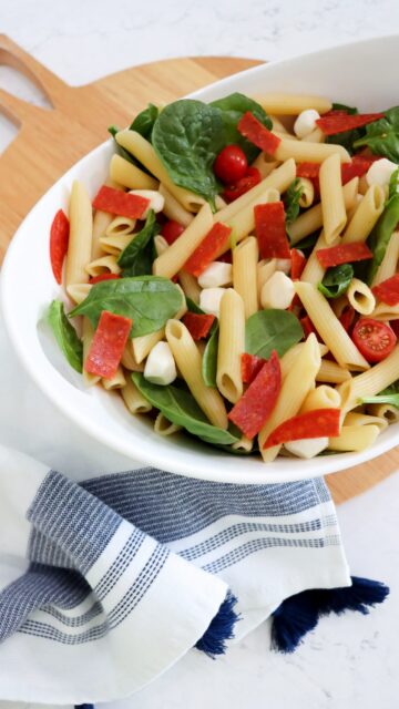 This is the pasta salad that will be on repeat all summer. ☀️🥗

It’s fresh, flavorful, easy to throw together, and always disappears first at BBQs, pool days, potlucks, and family dinners. If you need a simple summer pasta salad recipe, this is it!

SAVE this recipe for your next get-together, & SHARE with a friend that loves simple recipes.

Let me know if you’re trying it 💛

#SummerRecipes #PastaSalad #EasyRecipes #SummerCooking #PotluckRecipes