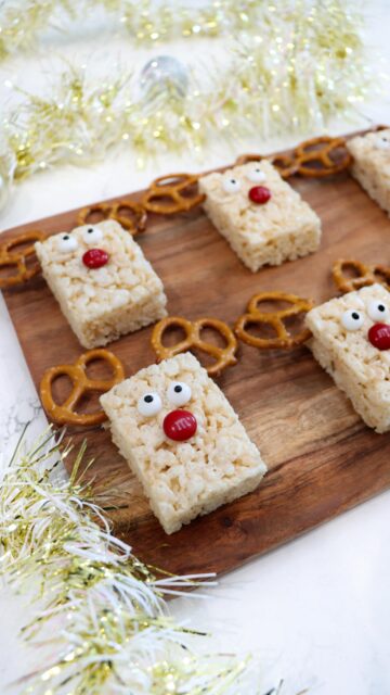 The cutest little treats for the holiday season 🎅🏼❤️

The Reindeer Rice Krispies Treats are perfect for class parties, Christmas parties or as a special treat for your kiddos! 

✨COMMENT “shop” for the supply list.

#christmasclassgift #christmassnack #holidaysnack #holidaygifting #teachergiftidea / https://liketk.it/5F6Ex