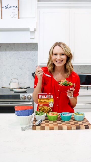 #HelperPartner School nights can get really busy, and I need a dinner on the table fast that everyone will love! Helper helps with that! 🍔

I turned @helper Cheeseburger Macaroni, a pound of ground beef and simple toppings into a Loaded Cheeseburger Bar with fresh shredded lettuce, diced tomatoes, and onions.

Helper helps you feed your family for less while making it easy to create a delicious, comforting dinner in under 20 minutes. I love that everyone can make it their way and build their own bowl!

Shop Helper now and create your own easy weeknight dinner spread!

#HelperHelpsWithThat