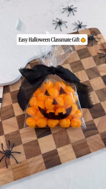 A Halloween classmate gift that’s almost too fun to give away! 🎃🧡 

This easy Halloween treat bag DIY turns a clear bag, Cheeto balls, a hand-drawn pumpkin face, and a little bow into the sweetest little surprise for classmates and friends!

If you need easy Halloween classroom treat ideas, school party favors, or affordable Halloween gifts for kids, save this one for October! 👻

COMMENT “shop” for the details!

#HalloweenGiftIdeas #ClassmateGiftIdeas #HalloweenTreats #ClassroomTreats #HalloweenDIY / https://liketk.it/6qbfV