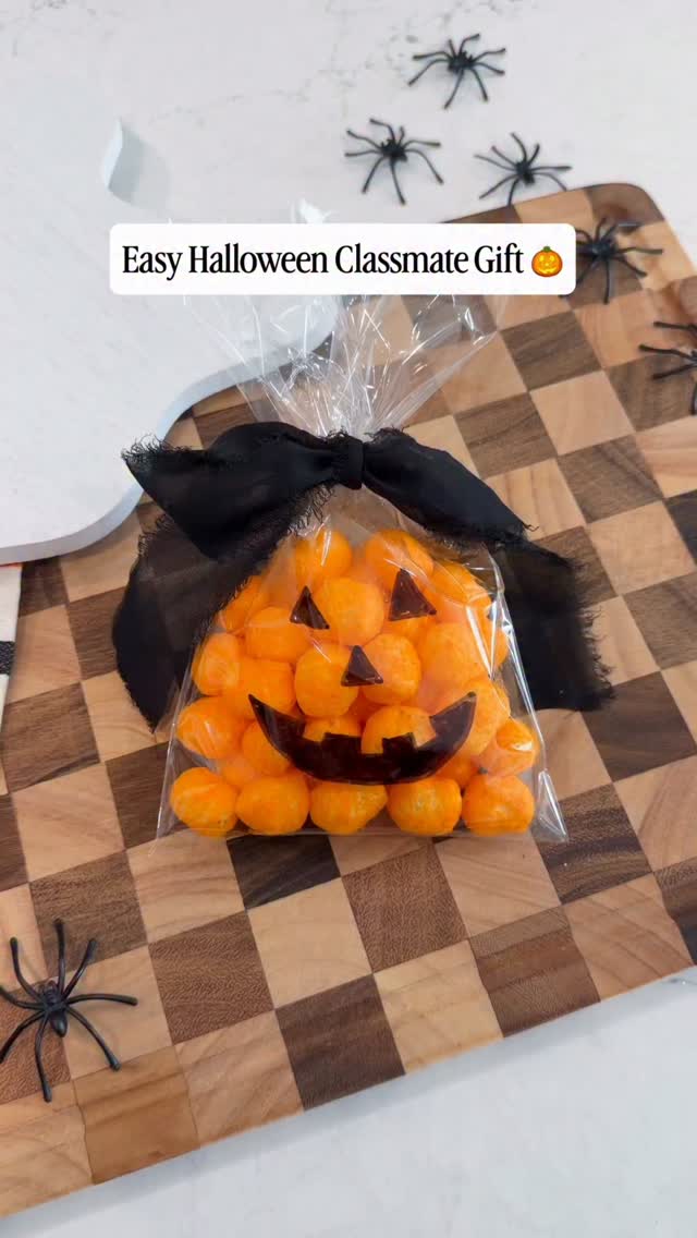 A Halloween classmate gift that’s almost too fun to give away! 🎃🧡 

This easy Halloween treat bag DIY turns a clear bag, Cheeto balls, a hand-drawn pumpkin face, and a little bow into the sweetest little surprise for classmates and friends!

If you need easy Halloween classroom treat ideas, school party favors, or affordable Halloween gifts for kids, save this one for October! 👻

COMMENT “shop” for the details!

#HalloweenGiftIdeas #ClassmateGiftIdeas #HalloweenTreats #ClassroomTreats #HalloweenDIY / https://liketk.it/6qbfV