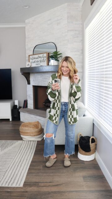 Amazon Cardigans I’m loving right now 💕 The first and second ones are my fav. Which one do you think is the best?

COMMENT “shop” for the links to shop these cozy cardigans. 🛍️

#cardigan #sweaterweather #amazonfashion #amazonmusthaves #casualstyle #momlooks / https://liketk.it/5wdKf